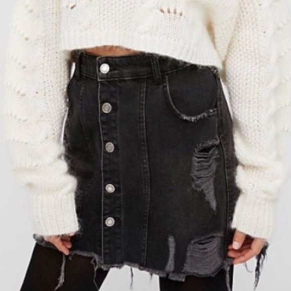 Free People Dresses & Skirts - Free People black denim skirt NWT size 12